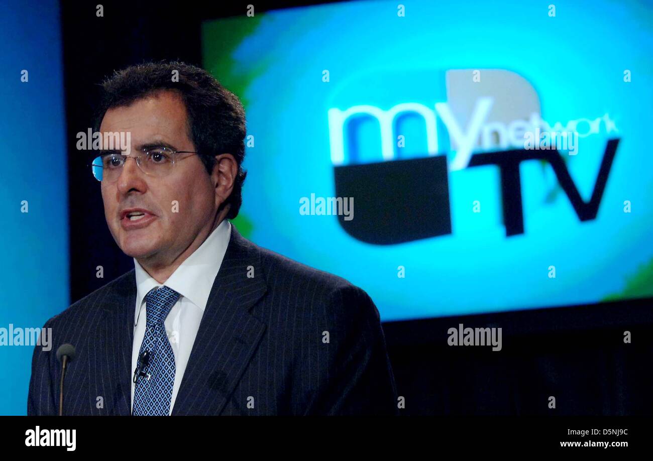 Apr 05, 2013 - FILE - Former News Corp president PETER CHERNIN has bid around $500 million for Hulu, the online video streaming service he helped create in 2007, according to two sources with knowledge of Hulu's sale process. PICTURED:  Feb. 22, 2006 - New York, Peter Chernin announces Fox will launch My Network TV, A New primetime schedule to debut in the fall. (Credit Image: © Globe Photos/ZUMAPRESS.com) Stock Photo