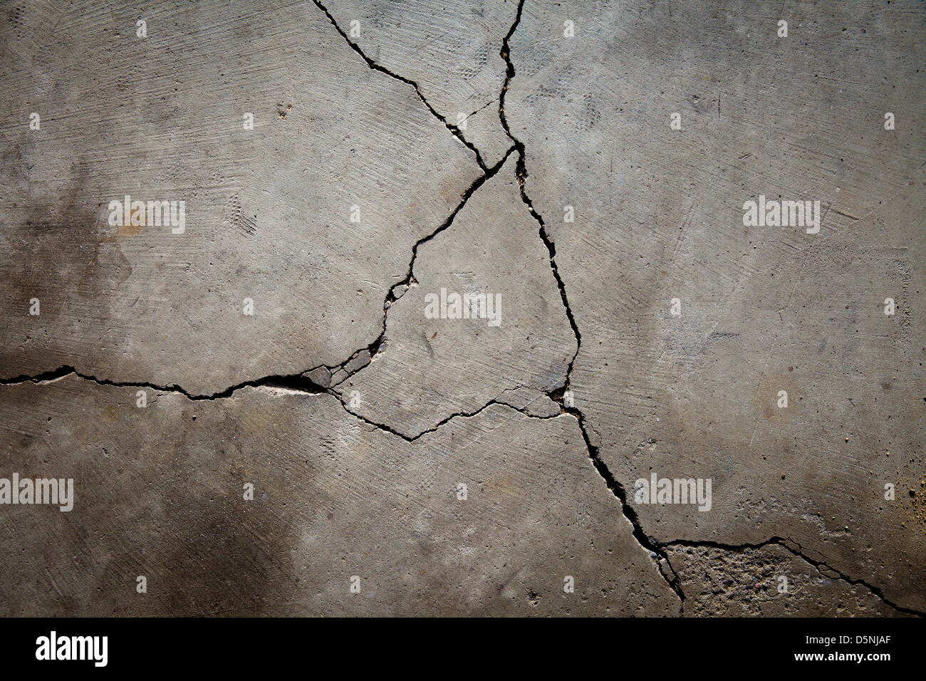 Cracked stone floor hi-res stock photography and images - Alamy
