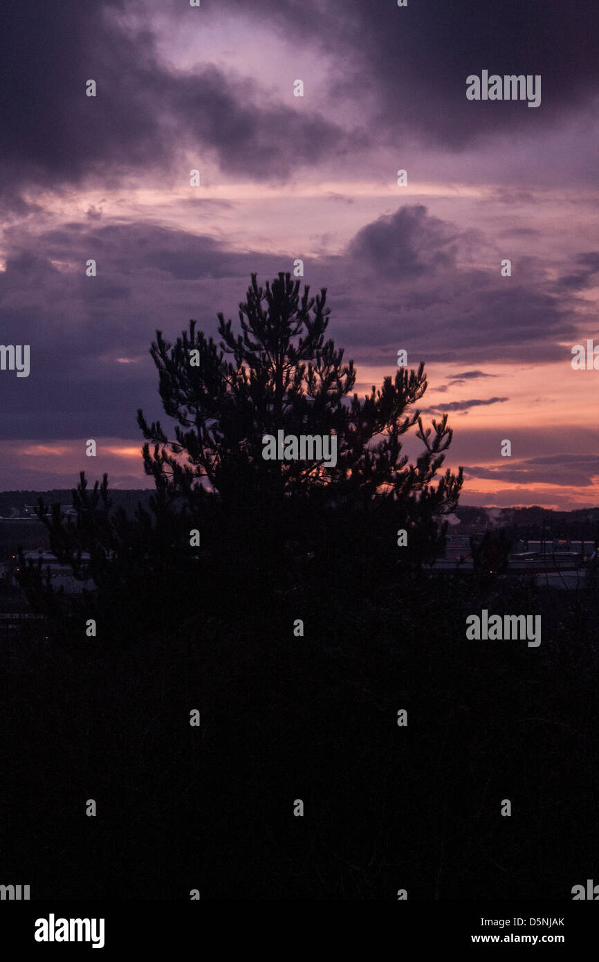Purple skies hi-res stock photography and images - Alamy