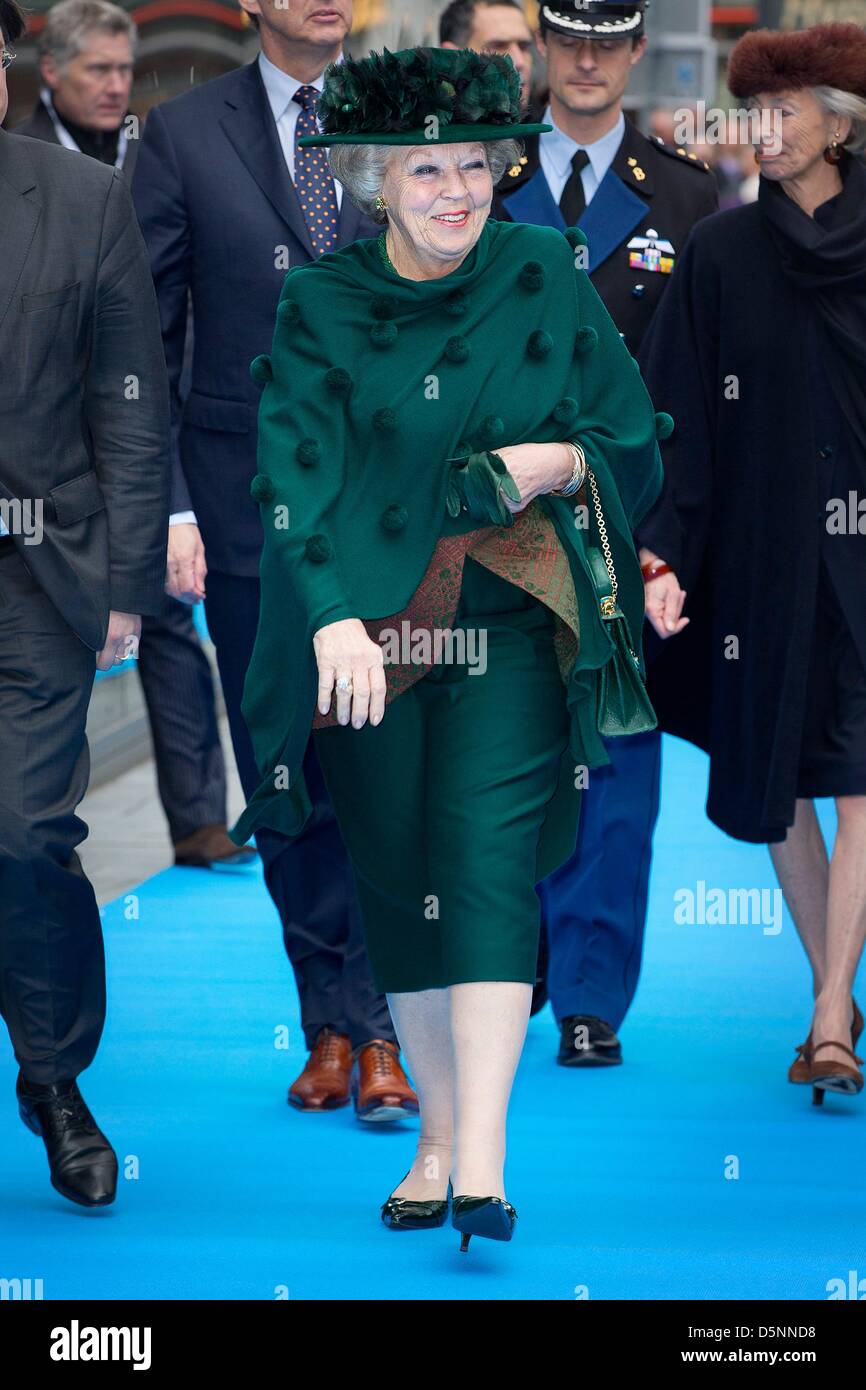 Eindhoven, Netherlands. 5th April 2013. Queen Beatrix of The Netherlands arrives for the opening of the Philips museum in Eindhoven, The Netherlands, 5 April 2013. The museum is located in the first light bulb factory were the first bulb were produced in 1891. Photo: Patrick van Katwijk/Alamy Live NewsNETHERLANDS AND FRANCE OUT Stock Photo