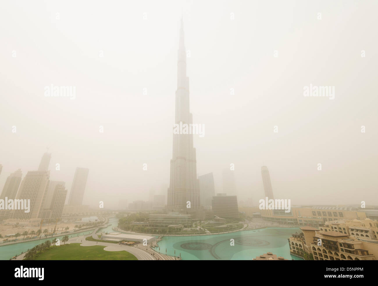 Dubai, UAE. 6th April 2013. A large sandstorm affecting Dubai with the Burj Khalifa tower, the world's tallest building almost hidden in very poor visibility. Credit: Iain Masterton / Alamy Live News Stock Photo