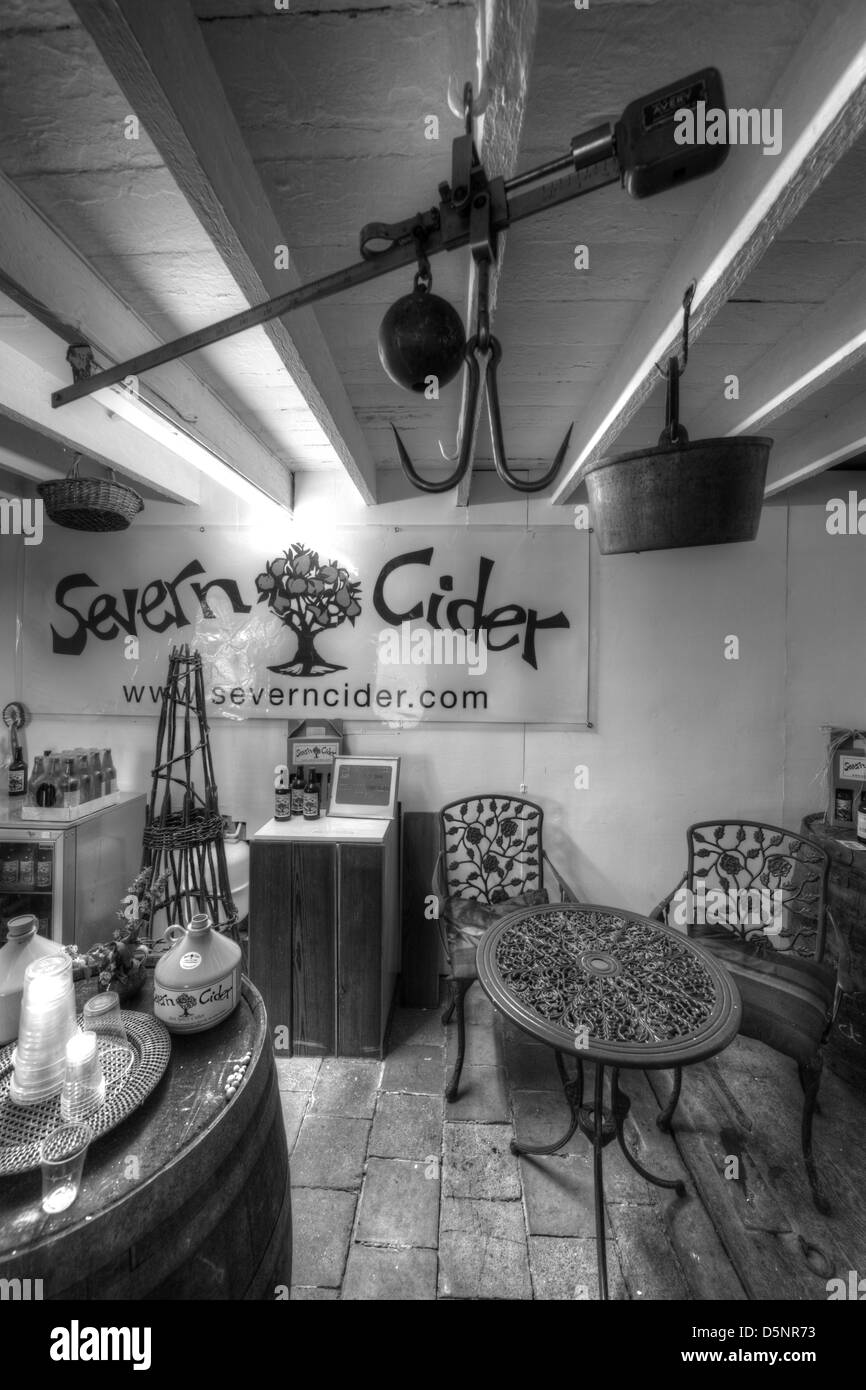 Cider production Black and White Stock Photos & Images Alamy