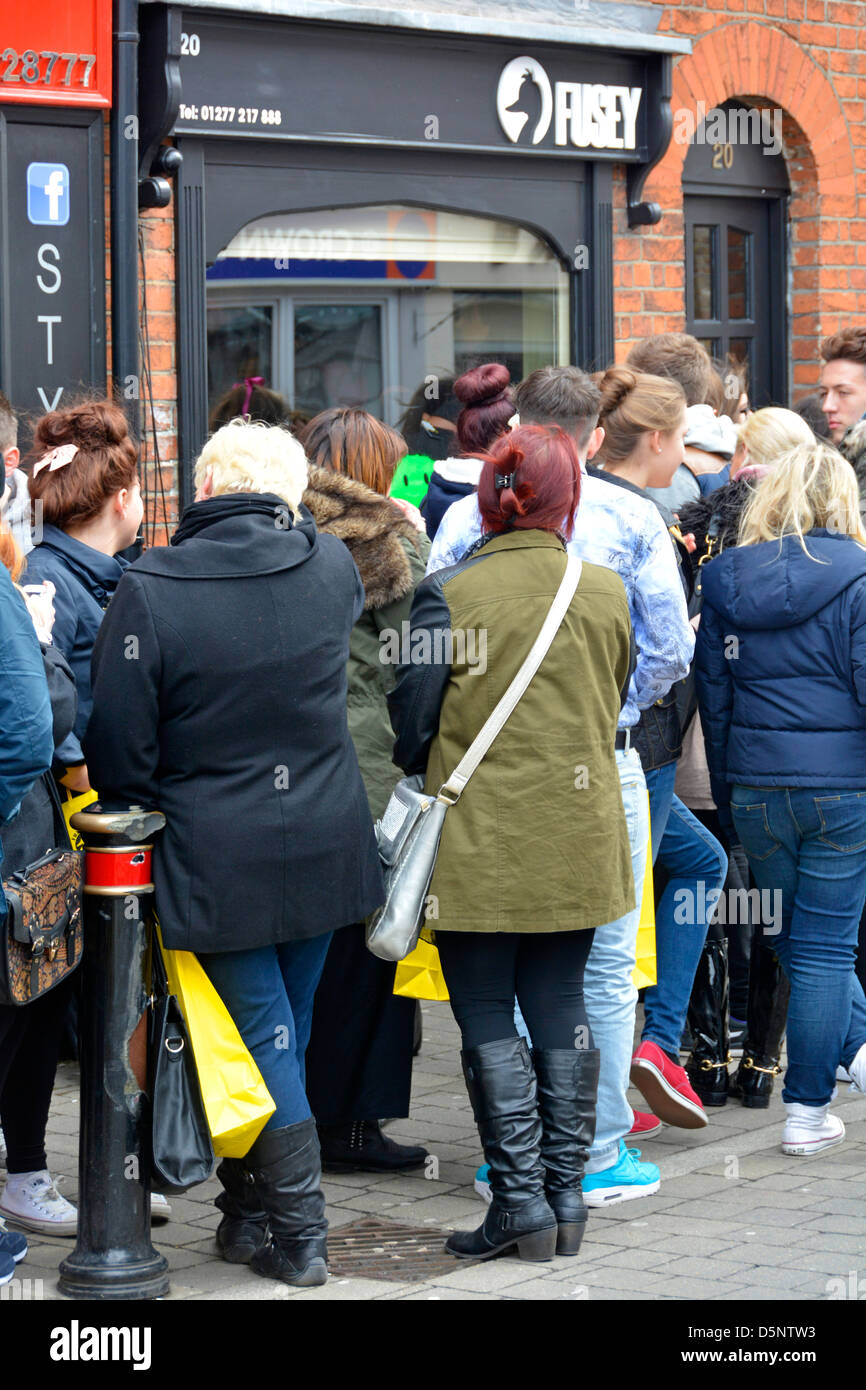 The only way is Essex cast member Joey Essex shop with queue of customers  outside his recently opened Fusey fashion store Stock Photo - Alamy