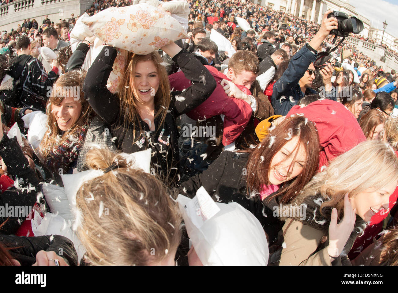 London feathers girls pillows hi-res stock photography and images - Alamy, image size:1300x956
