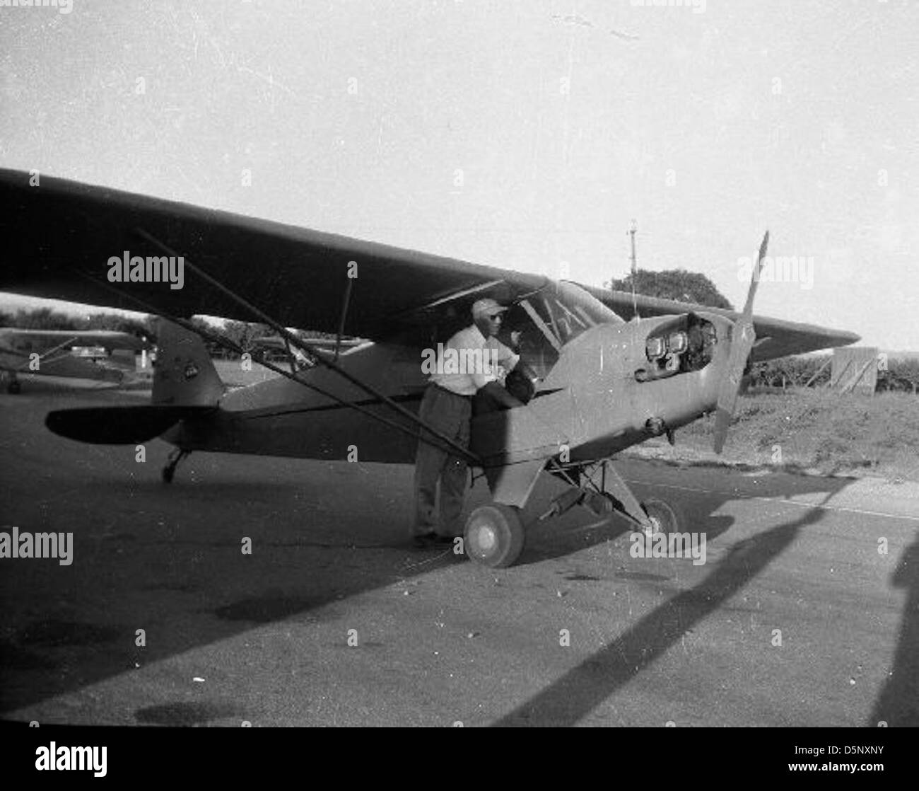 Piper plane Black and White Stock Photos & Images Alamy