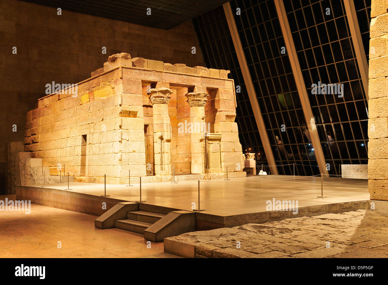 The Temple of Dendur Stock Photo Alamy