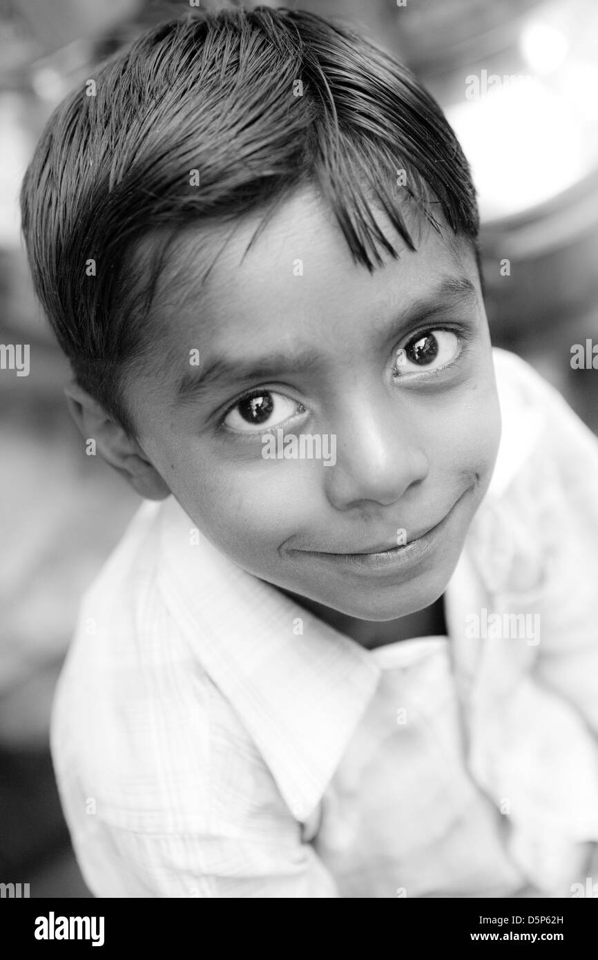 India child kid smile smiling hi-res stock photography and images - Alamy