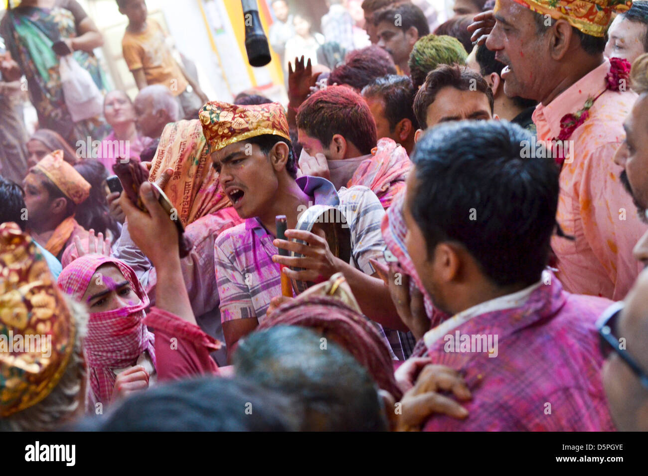 holi celebration at dwarkadhish temple nj