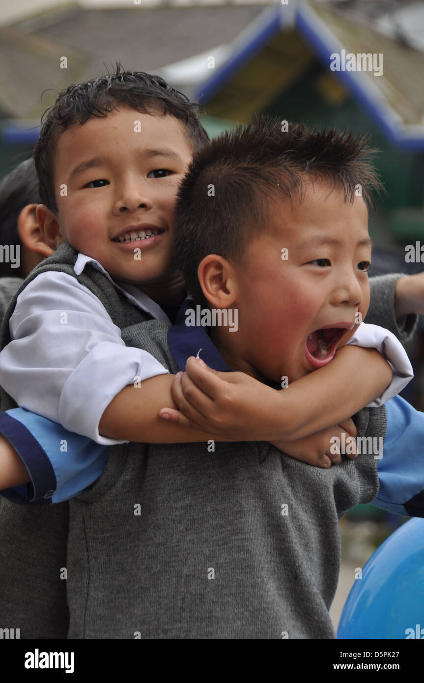 Young children in Darjeeling, West Bengal, India Stock Photo
