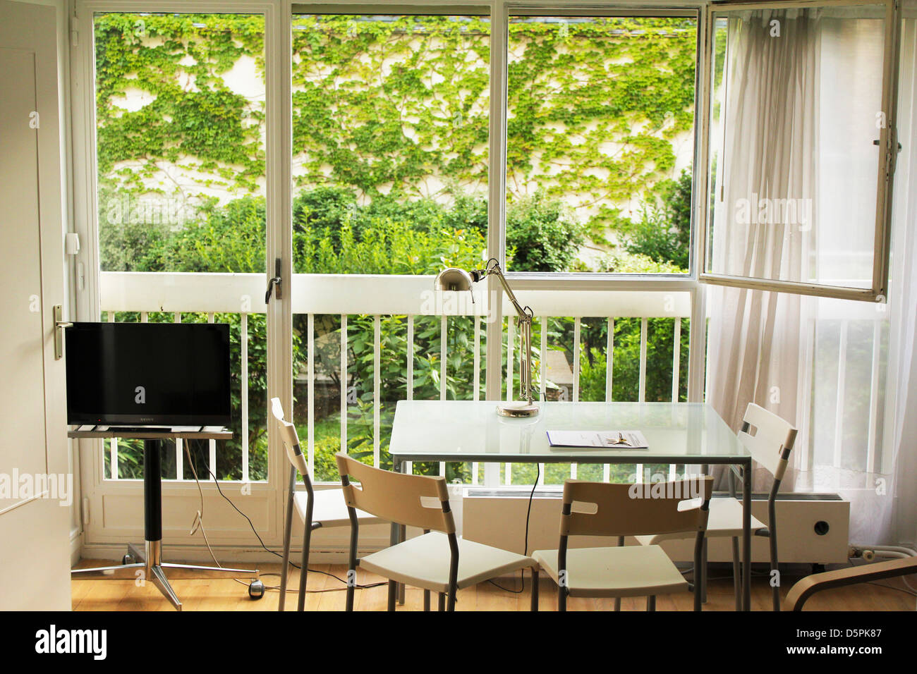 Bay window balcony hires stock photography and images Alamy