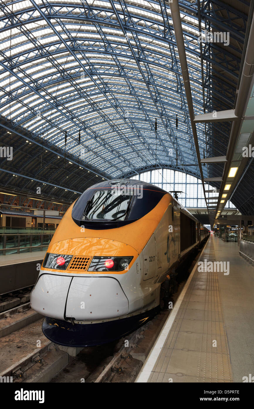 Eurostar Train on the platform at St Pancras International Station in London Stock Photo