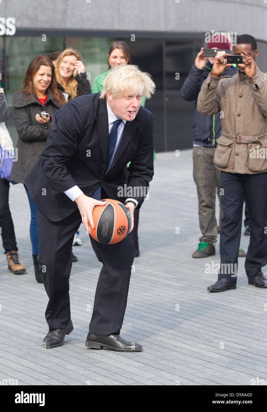 London, UK. 8th April 2013. Turkish Airlines Euroleague Final Four photocall. City hall, London, UK 08.04.2013 Boris Johnson promotes the 2013 Turkish Airlines Euroleague Final Four basketball tournament outside City hall, London. Credit: Jeff Gilbert / Alamy Live News Stock Photo