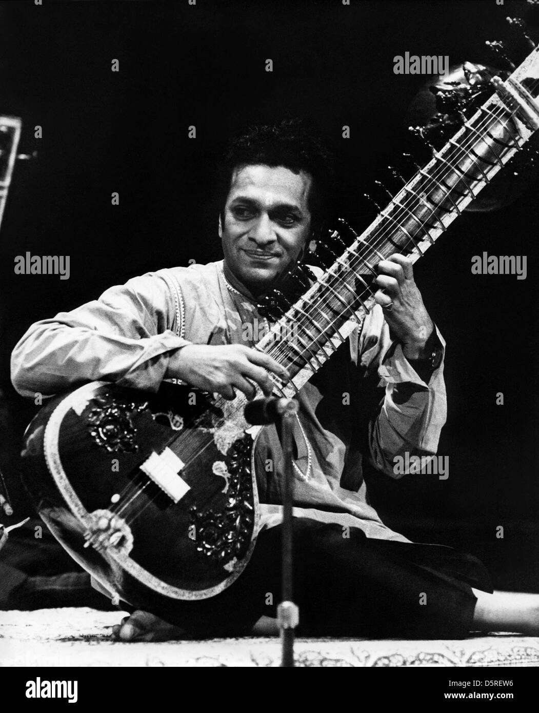 Ravi Shankar High Resolution Stock Photography and Images - Alamy