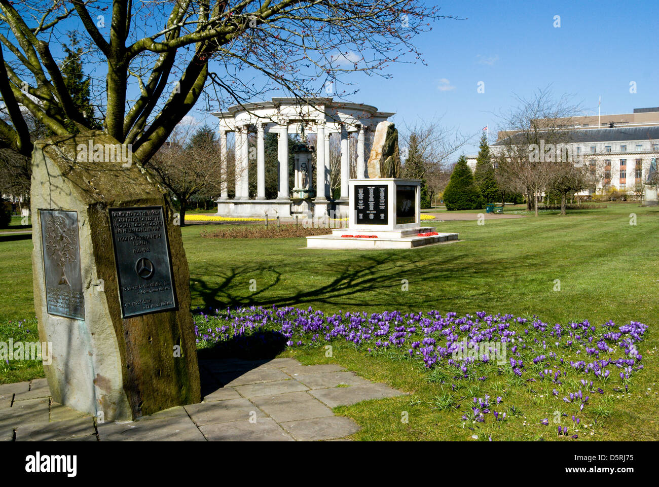 National War Memorial and Falklands War Memorial, Alexandra Gardens, Cathays Park, Cardiff, Wales. Stock Photo