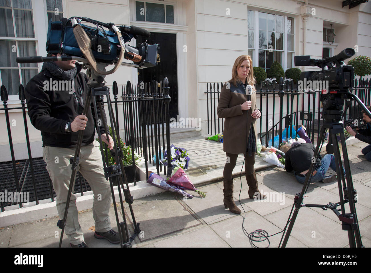 Media gather at the London residence on Chester Square of Baroness Margaret Thatcher following the announcement of her death. Maggie Thatcher (87), aka the 'Iron Lady' dominated British politics for 20 years. Stock Photo