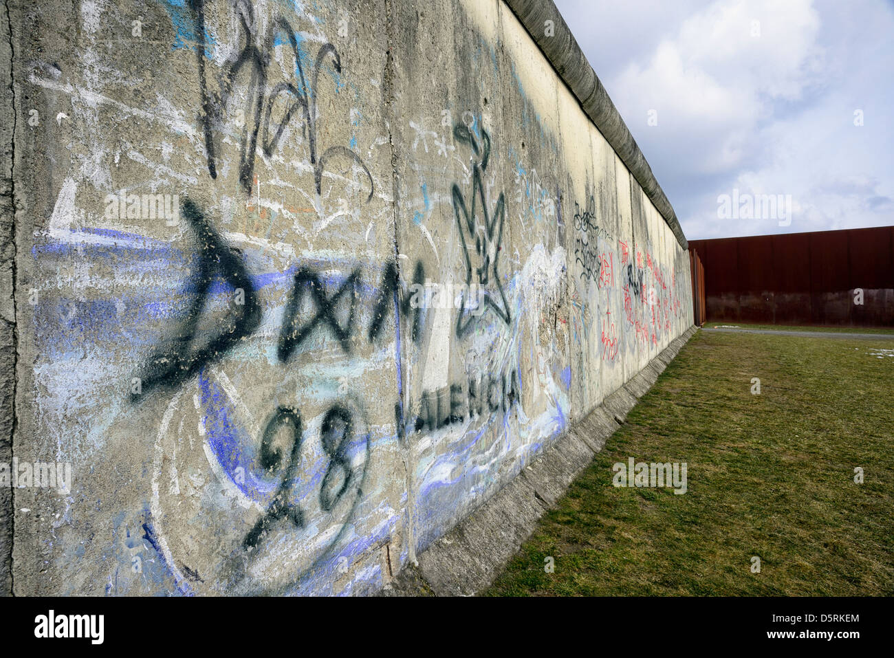 Wall memorial berlin hi-res stock photography and images - Alamy