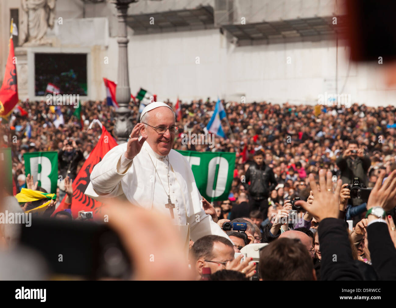 Pope francis rome hi-res stock photography and images - Alamy