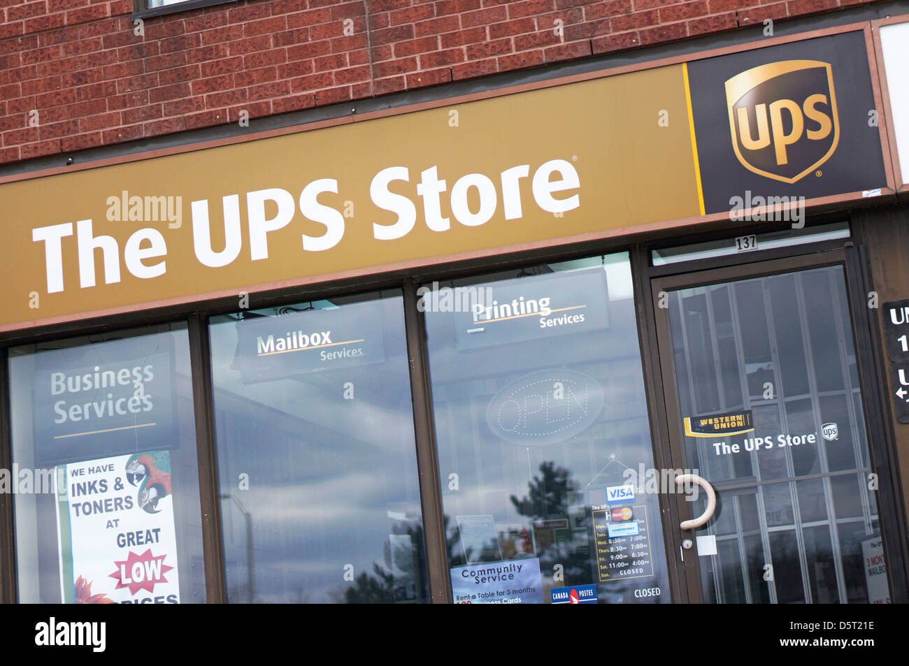 UPS, United Parcel Service Store Stock Photo