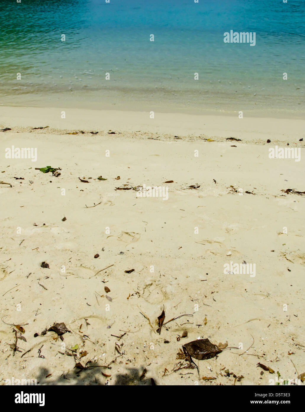 Hot weather tropical beach hi-res stock photography and images - Alamy