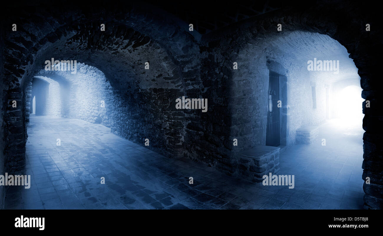 Medieval alley mist hi-res stock photography and images - Alamy