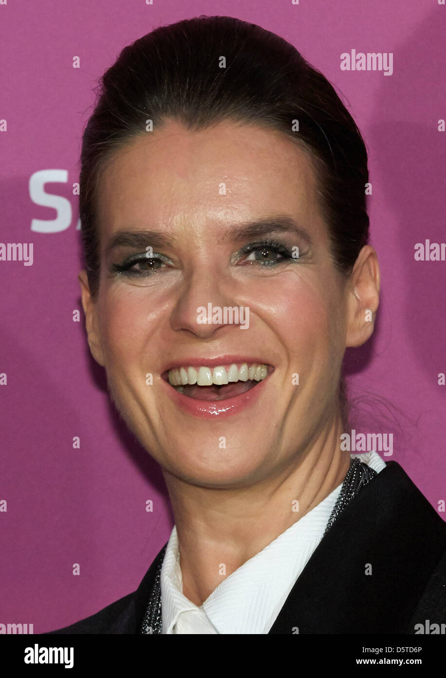 Professional Ice Katarina Witt Poses Hi-res Stock Photography And