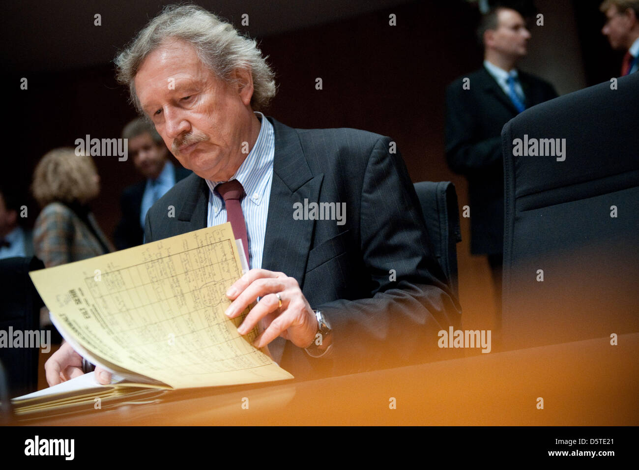 Federal Prosecutor Hans-Juergen Foerster attends a meeting of the Bundestag investigation committee on the National Socialist Underground (NSU) at Paul Loebe House in Berlin, Germany, 22 November 2012. Photo: Robert Schlesinger Stock Photo