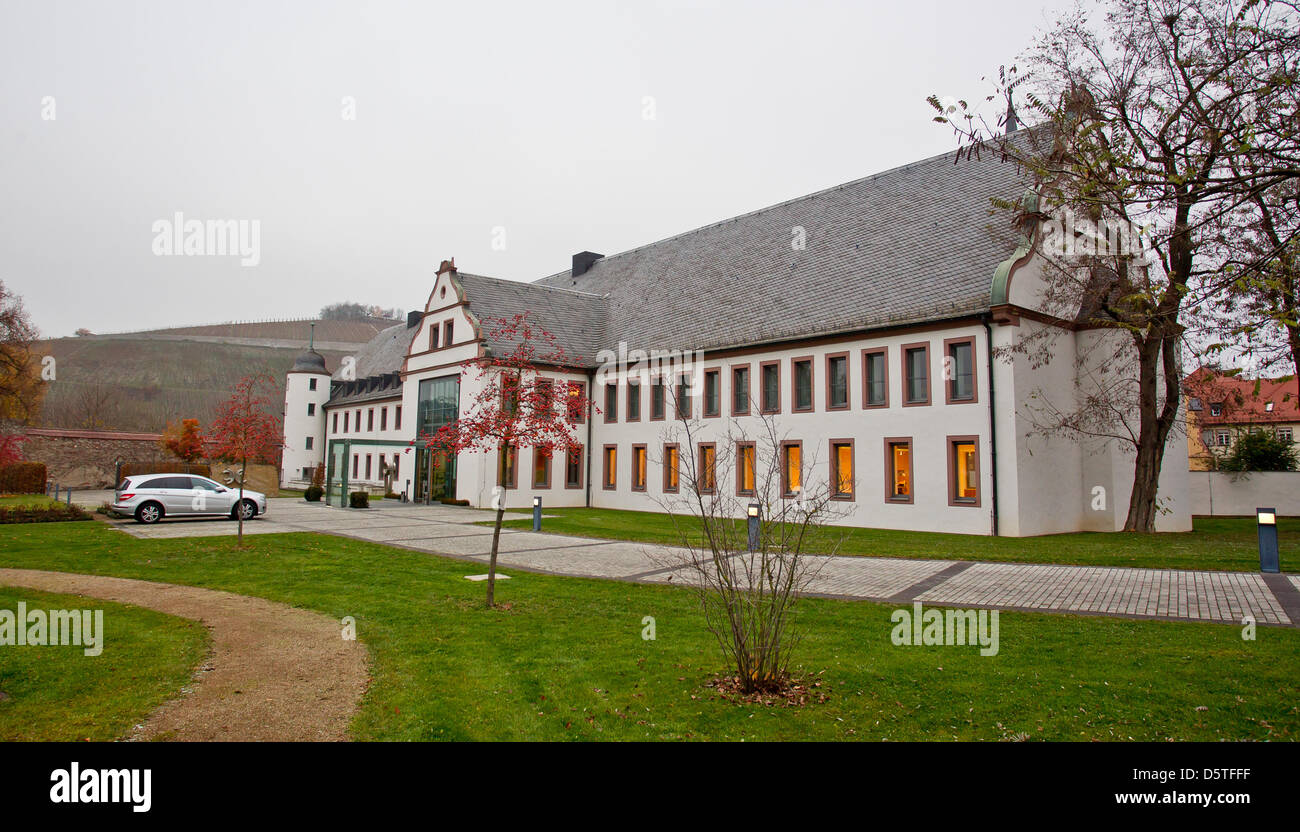 Exterior view of Exerzitienhaus Himmelspforten 'House of Spiritual Exercises Gates of Heaven' of the diocese Wuerzburg in Wuerzburg, Germany, 20 November 2012. Photo: Daniel Karmann Stock Photo