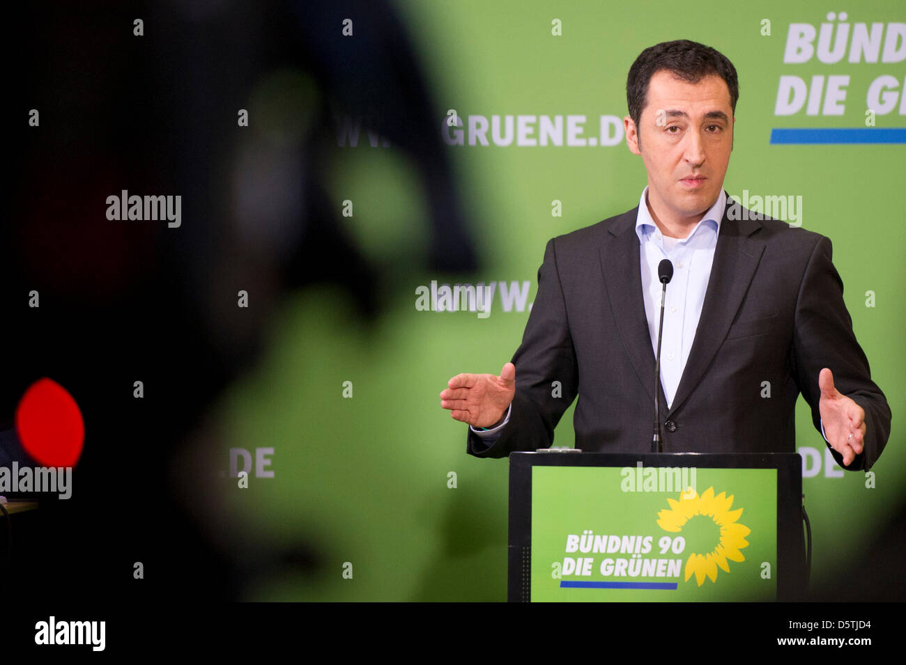The federal head of the Green Party Buendnis 90 / Die Gruenen, Cem Oezdemir, speaks during a press conference subsequently to a meeting of the federal party board in Berlin, Germany, 26 November 2012. Photo: MARC TIRL Stock Photo