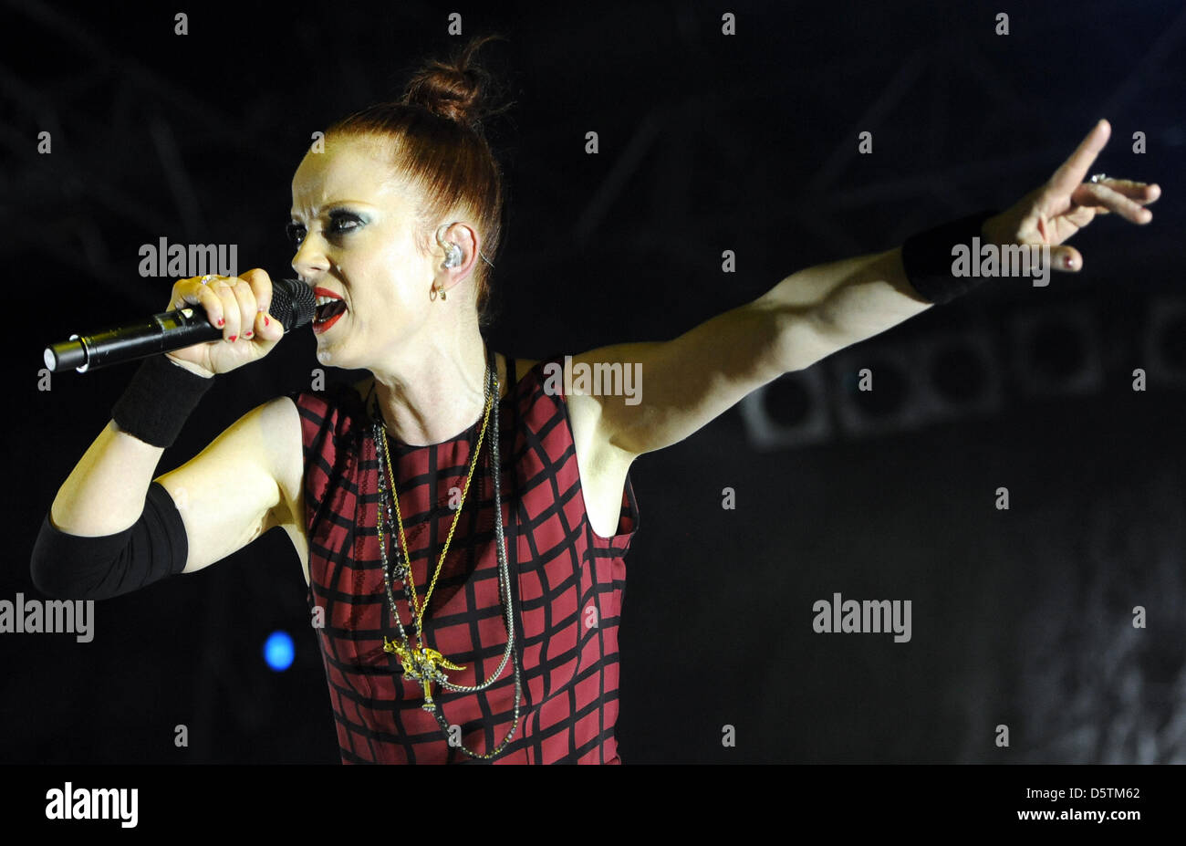 Shirley singer band garbage performs hi-res stock photography and ...