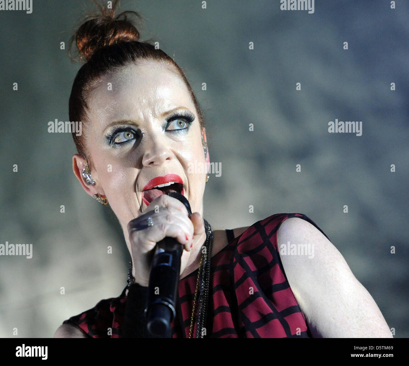 Shirley manson garbage hi-res stock photography and images - Alamy