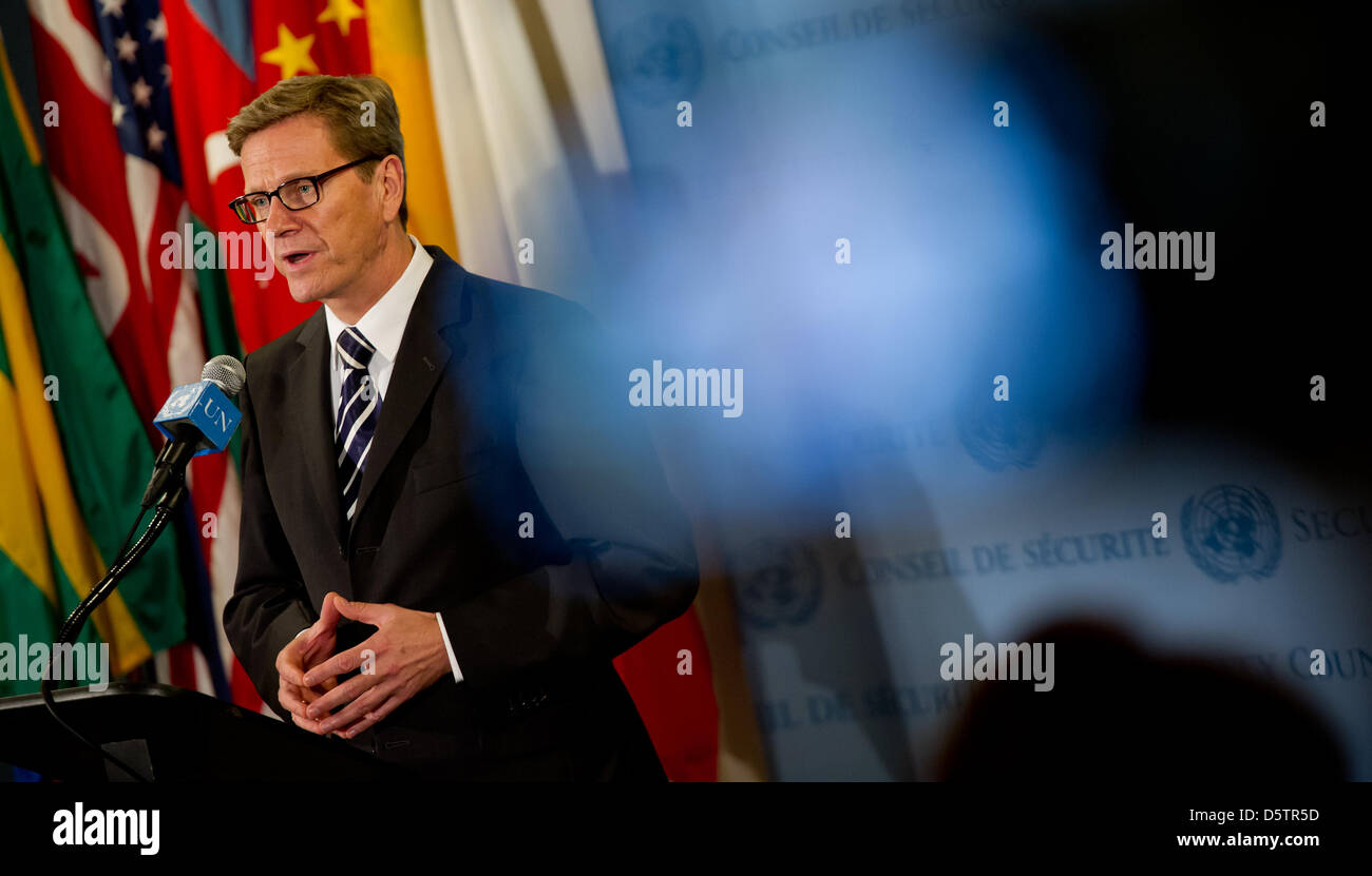 Germany's Foreign Minister Guido Westerwelle talks to journalists in New York, United States, 24 September 2012. Westerwelle visits New York from 21 to 28 September 2012 to attend the United Nations' 67th General Assembly. Photo: SVEN HOPPE Stock Photo