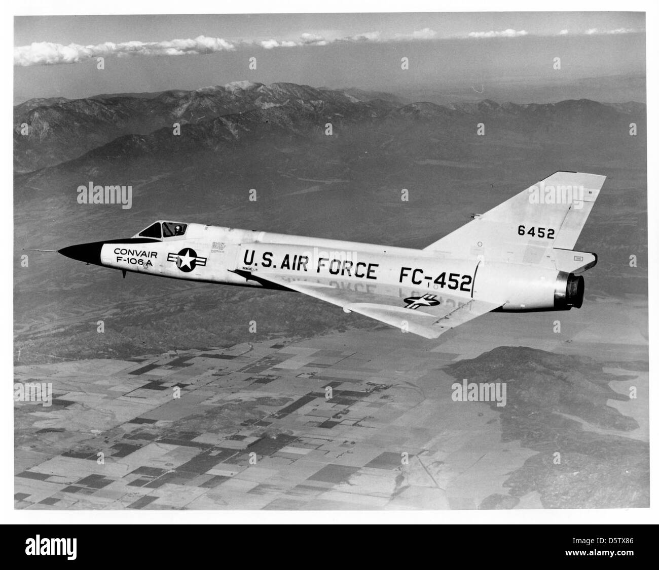 Delta dart airplane Black and White Stock Photos & Images Alamy