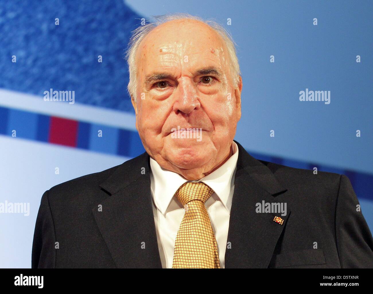 Altbundeskanzler Helmut Kohl (CDU) sitzt am 27.09.2012 im Deutschen Historischen Museum in Berlin. Der Politiker nahm zum 30. Jahrestag seiner Wahl zum Bundeskanzler an einer Festveranstaltung der Konrad-Adenauer-Stiftung teil. Foto: Wolfgang Kumm dpa Stock Photo