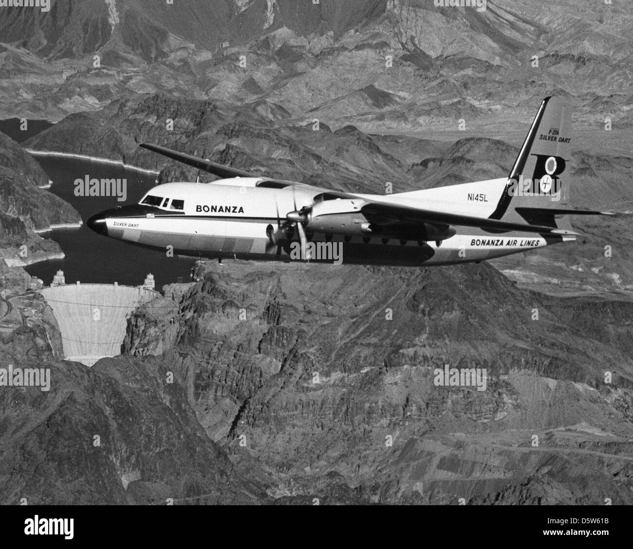 Twin engine turboprop Black and White Stock Photos & Images - Alamy