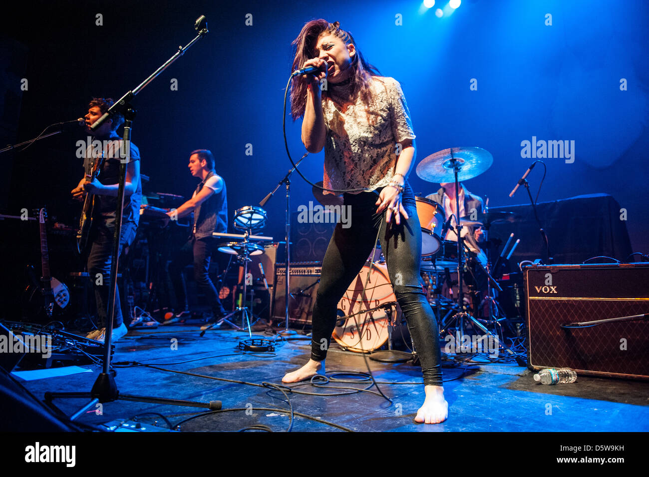 Kitten Singer Chloe chaidez hi-res stock photography and images - Alamy