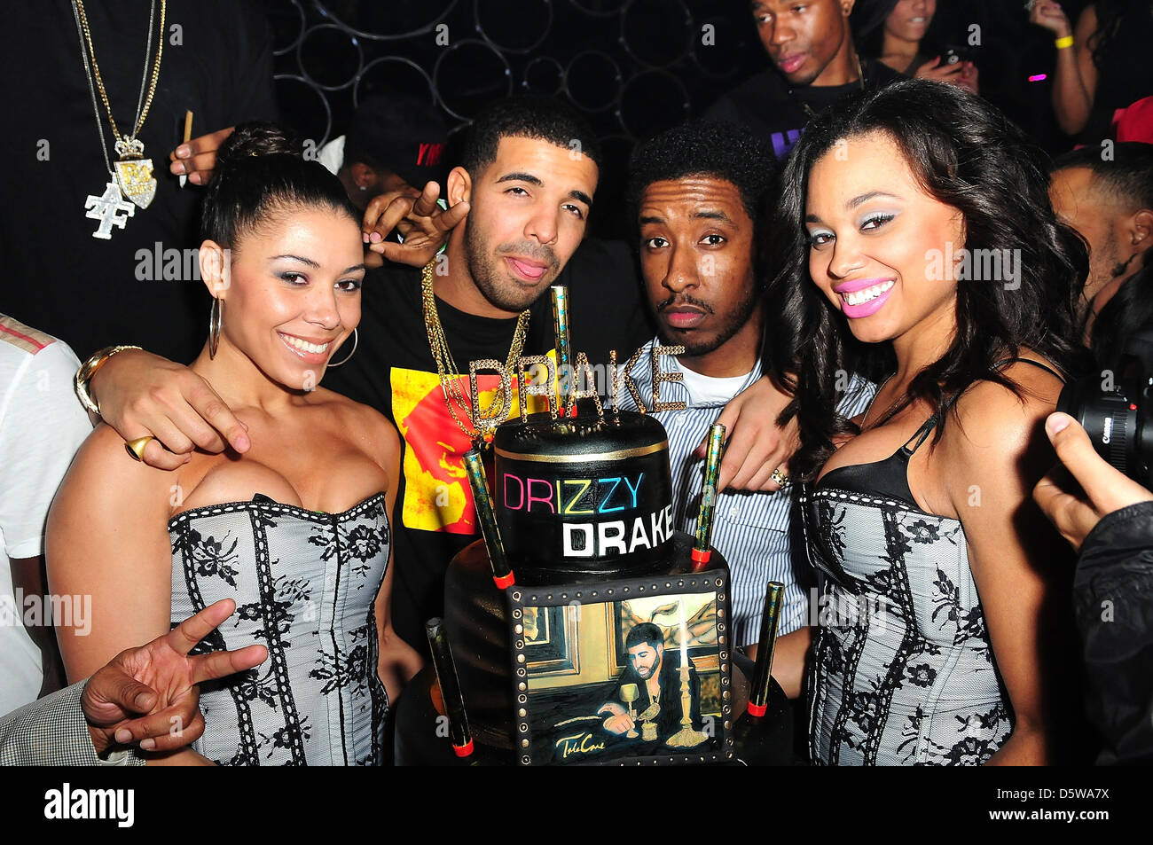 Drake attends Club Paradise Tour After Party at Rush nightclub ..., حجم الصورة 1300x953
