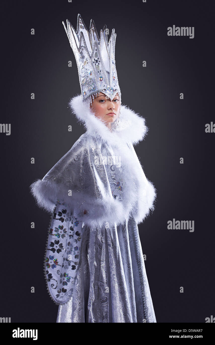 Snow queen costume hi-res stock photography and images - Alamy