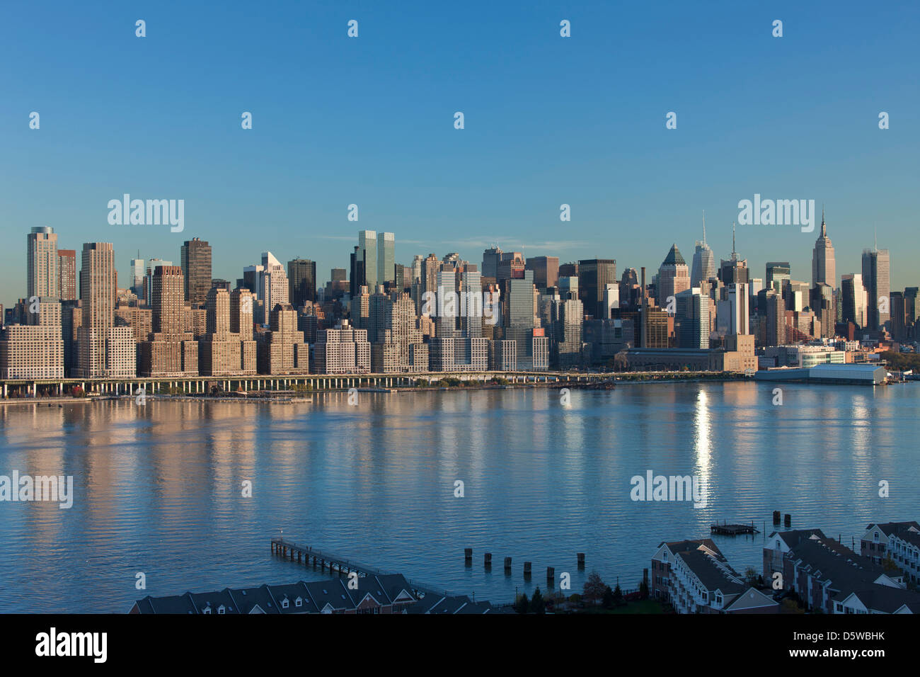 MIDTOWN SKYLINE HUDSON RIVER MANHATTAN NEW YORK CITY USA Stock Photo ...