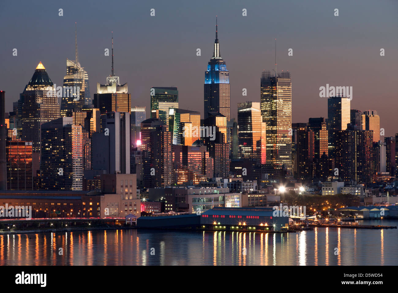 MIDTOWN SKYLINE HUDSON RIVER MANHATTAN NEW YORK CITY USA Stock Photo ...