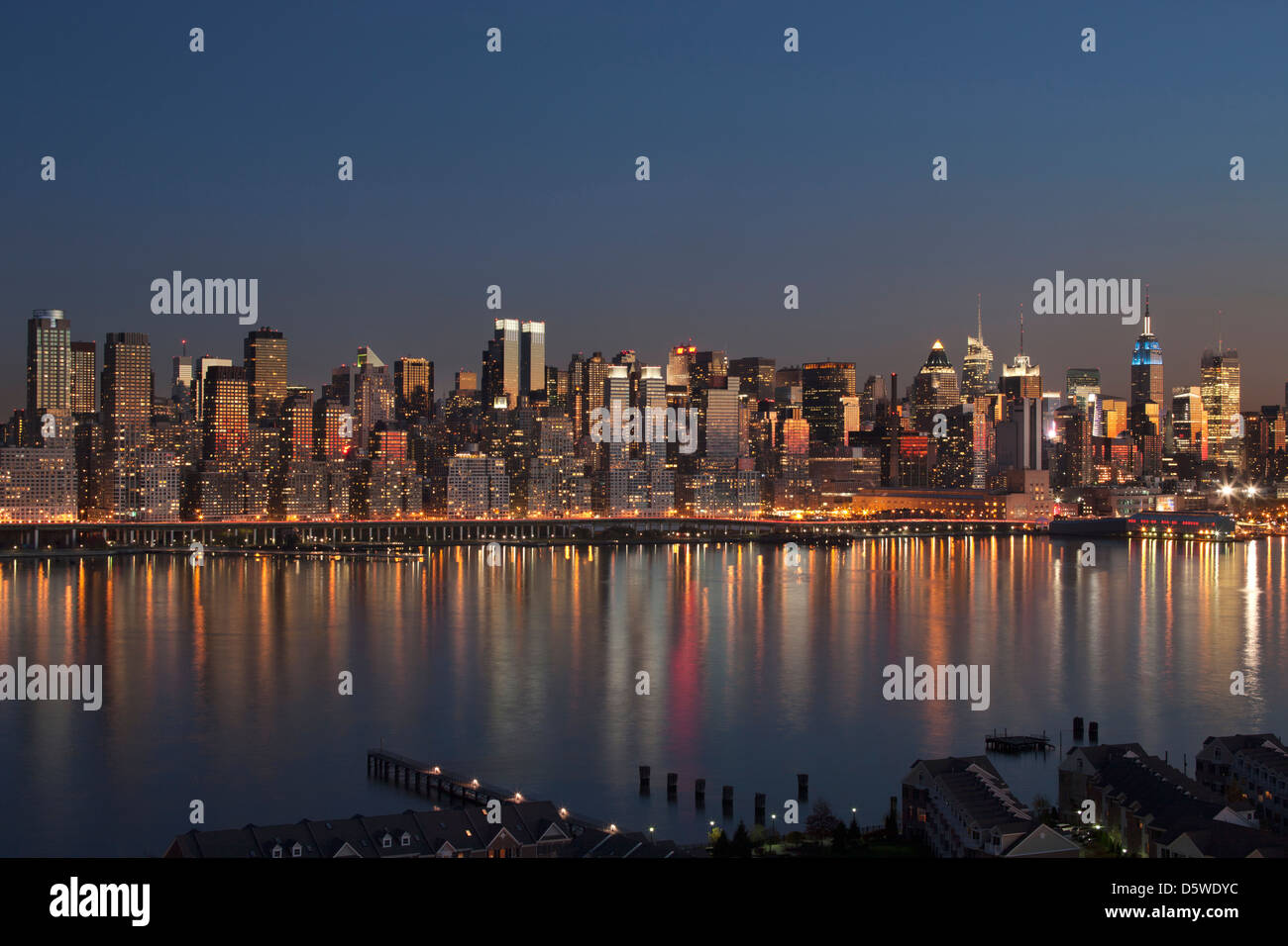 MIDTOWN SKYLINE HUDSON RIVER MANHATTAN NEW YORK CITY USA Stock Photo ...