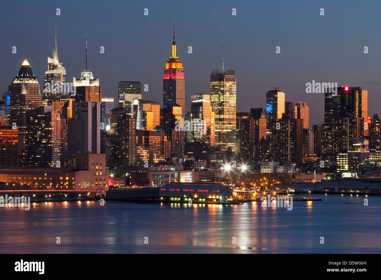 MIDTOWN SKYLINE HUDSON RIVER MANHATTAN NEW YORK CITY USA Stock Photo ...