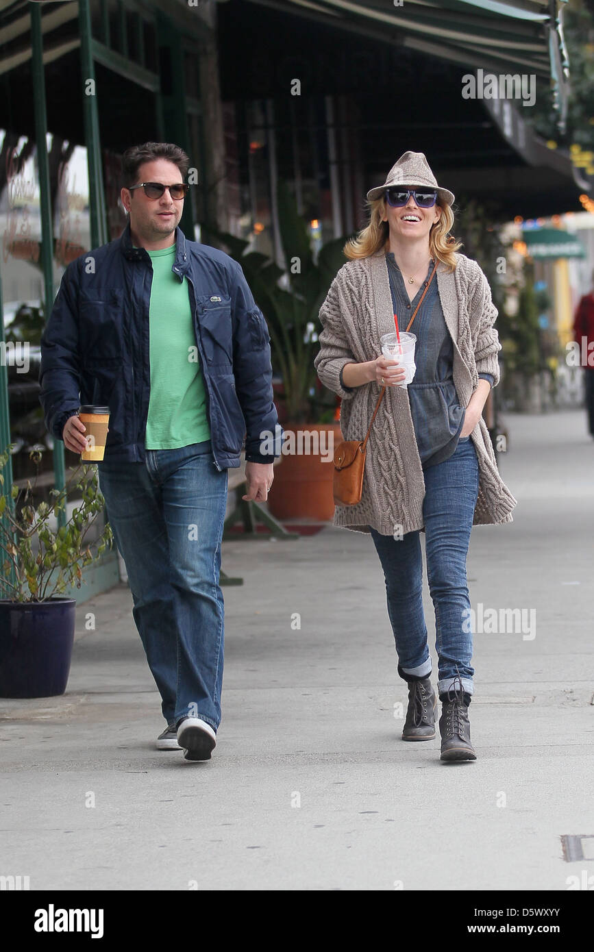 Elizabeth Banks and her husband Max Handelman out picking up coffee in West  Hollywood Los Angeles, California - 07.02.12 Stock Photo - Alamy