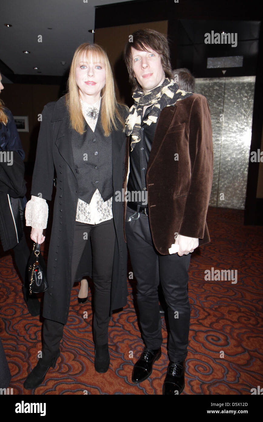Bebe Buell Jim Wallerstein The Room To Grow Charity Gala At The Mandarin Oriental New York City Usa 06 02 12 Stock Photo Alamy Bebe Buell Jim Wallerstein The Room To Grow Charity Gala At The Mandarin Oriental New York City Usa 06 02 12 Stock Photo Alamy