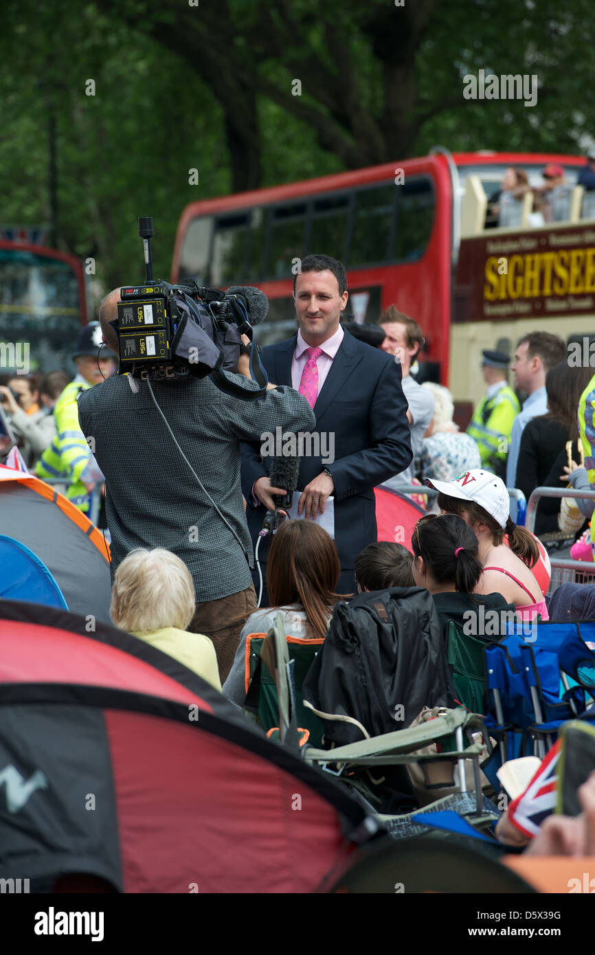 Journalists Report Outside Westminster Abbey Preparations The Royal Journalists Report Outside Westminster Abbey Preparations The Royal