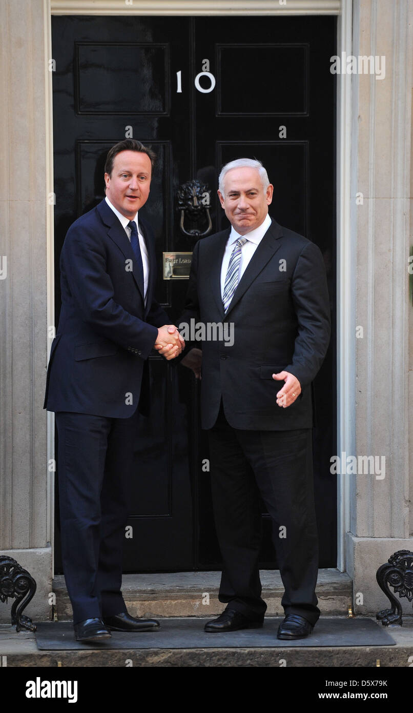 Prime Minister David Cameron shaking Israeli Prime Minister Benjamin ...
