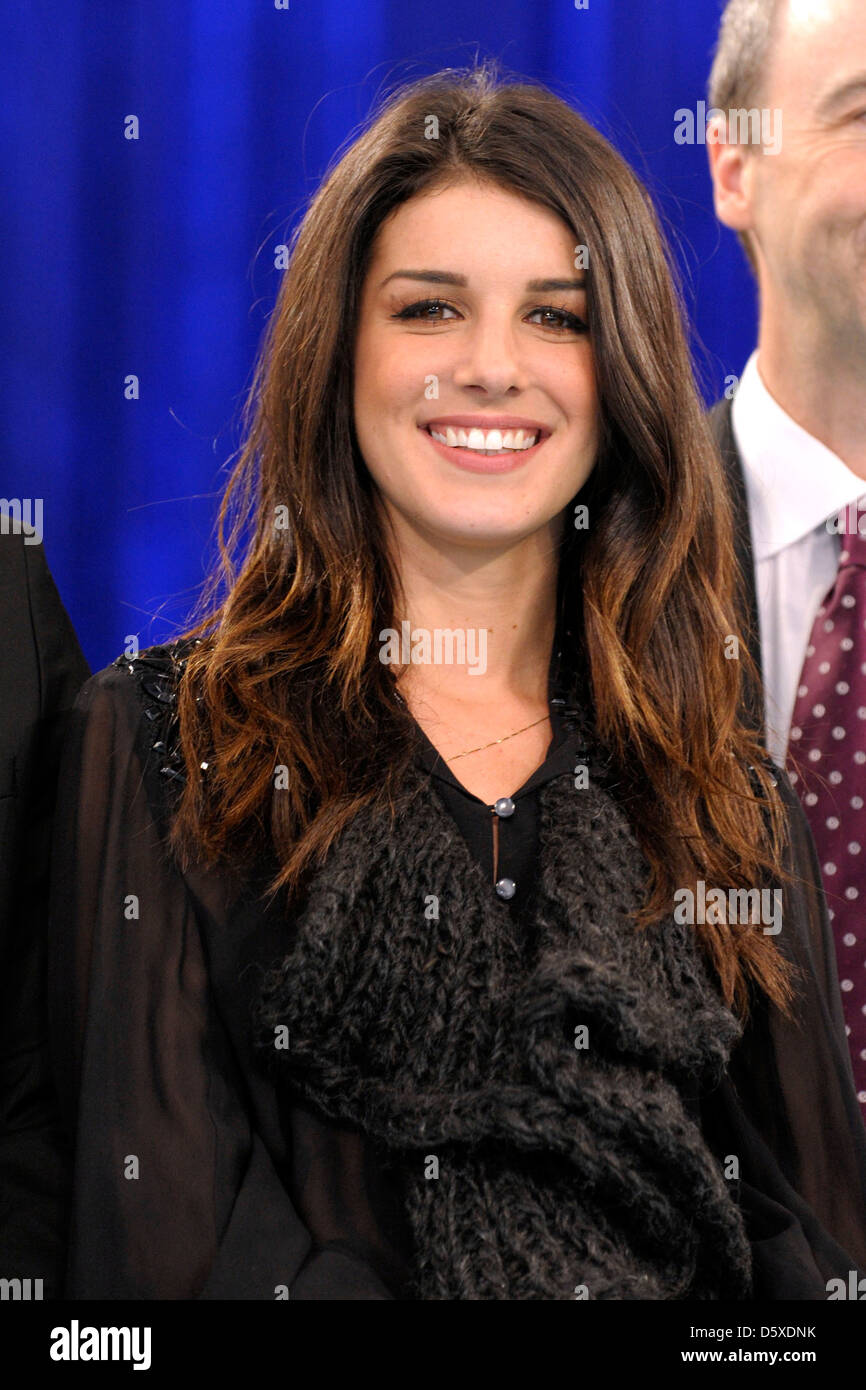 90210' star Shenae Grimes CTV's Marilyn Denis Show's Royal Wedding