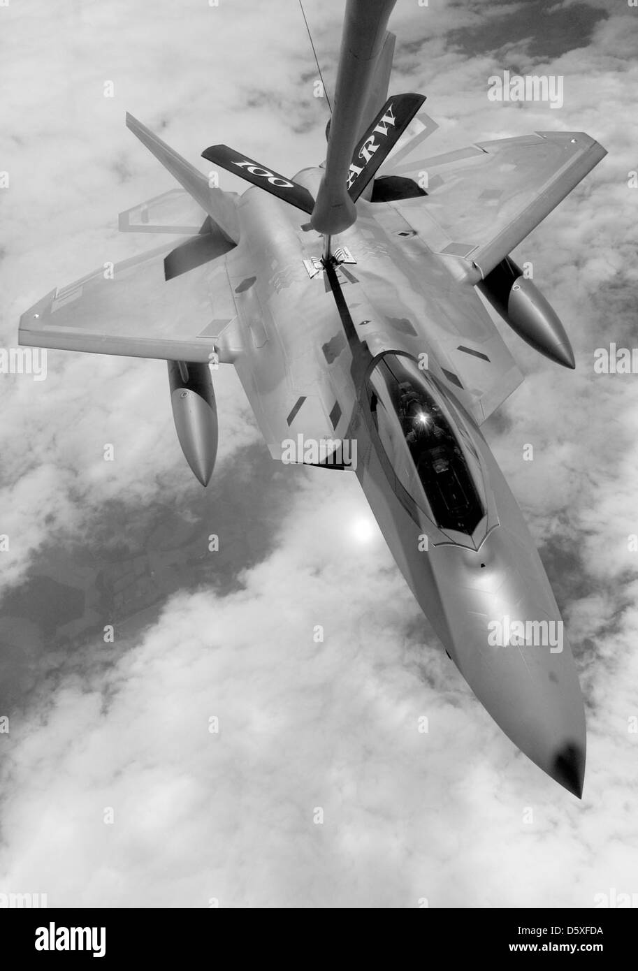 Aircraft f 22 raptor Black and White Stock Photos & Images - Alamy