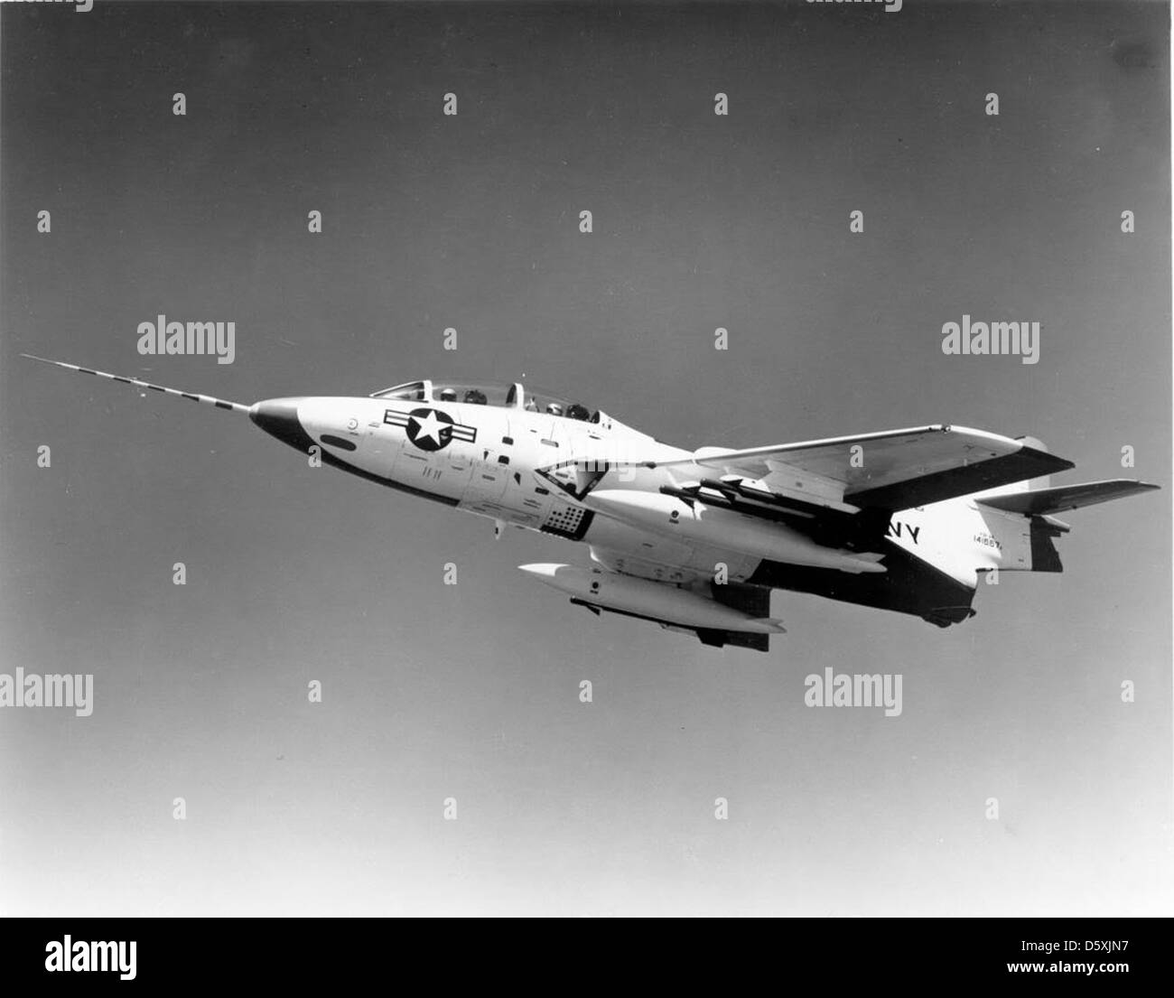 Grumman F9F-8T 