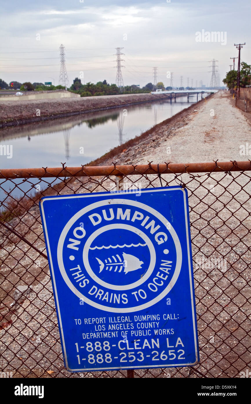 No Dumping in ocean sign along Dominguez Channel, Carson, California, USA Stock Photo