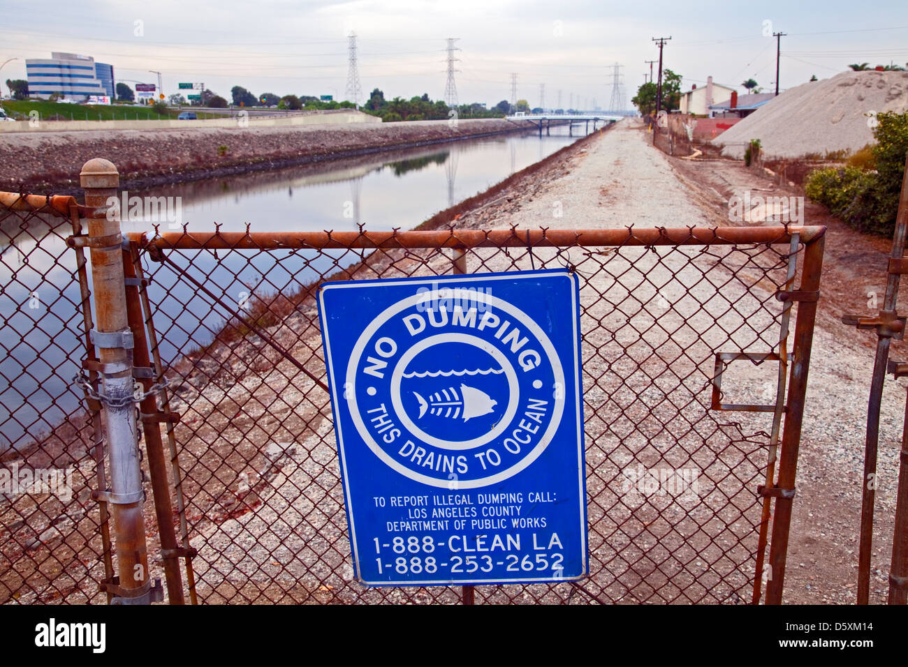 No Dumping in ocean sign along Dominguez Channel, Carson, California, USA Stock Photo